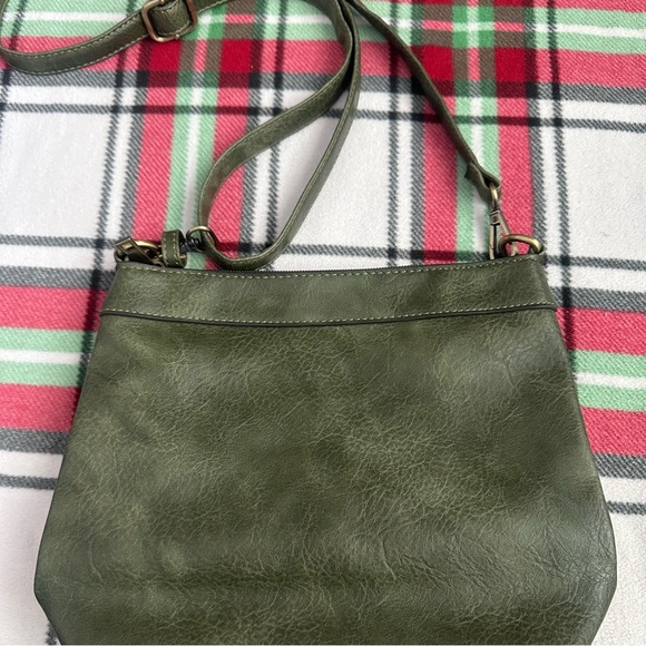 Malibu Skye Olive Green Vegan Leather Crossbody Bag - Picture 3 of 8